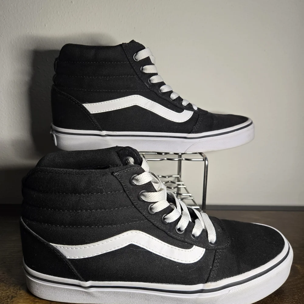 Vans Women's Sz8 SK-8 HI Black and White High-Top Sneakers VERY CLEAN Lace Up - Picture 1 of 10